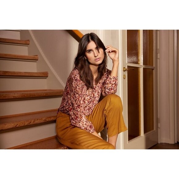 NWT SOYA CONCEPT MINEA 2 Berry Blend Blouse - Picture 7 of 7